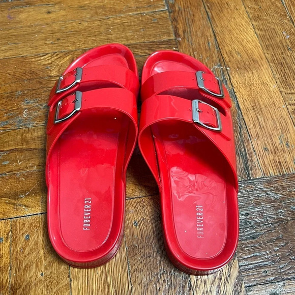 Red sandals - Picture 2 of 3